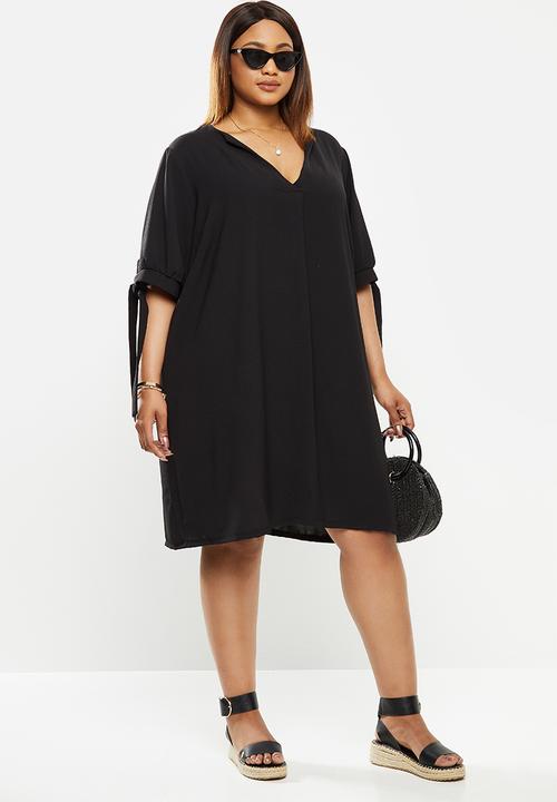 edit Plus - Notch neck tie sleeve shift dress - black