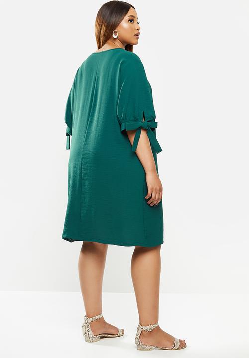 edit Plus - Notch neck tie sleeve shift dress - emerald