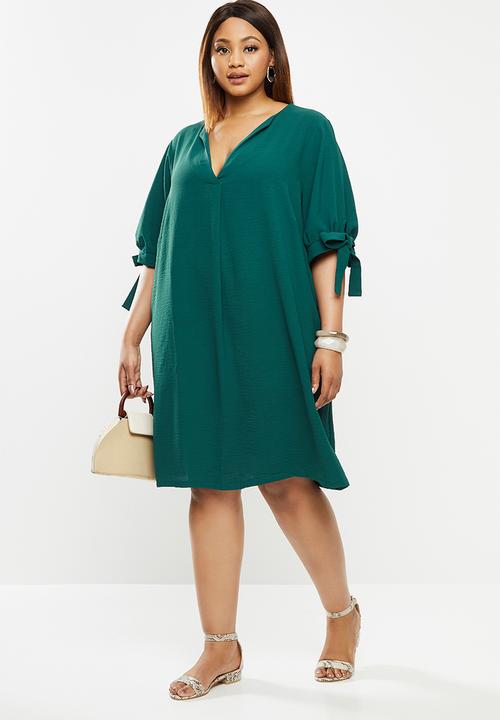 edit Plus - Notch neck tie sleeve shift dress - emerald