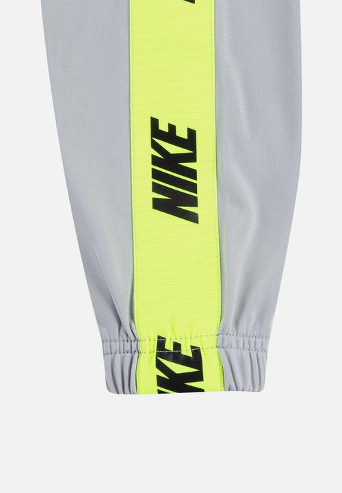 Nike - Nsw Nike tricot set - grey & yellow 