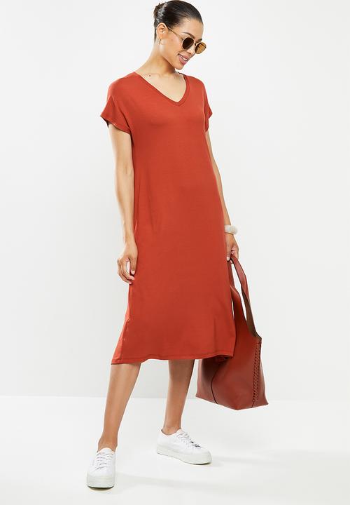 edit - Concious v-neck slit collumn midi - rich rust
