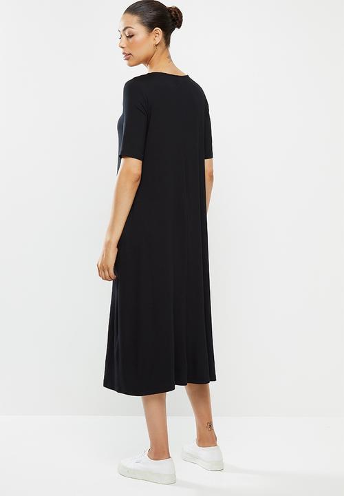 edit - Ballet sleeve swing dress - black