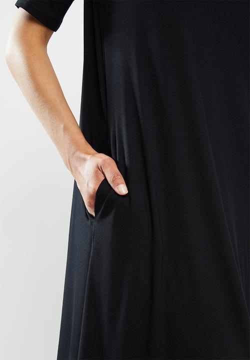 edit - Ballet sleeve swing dress - black