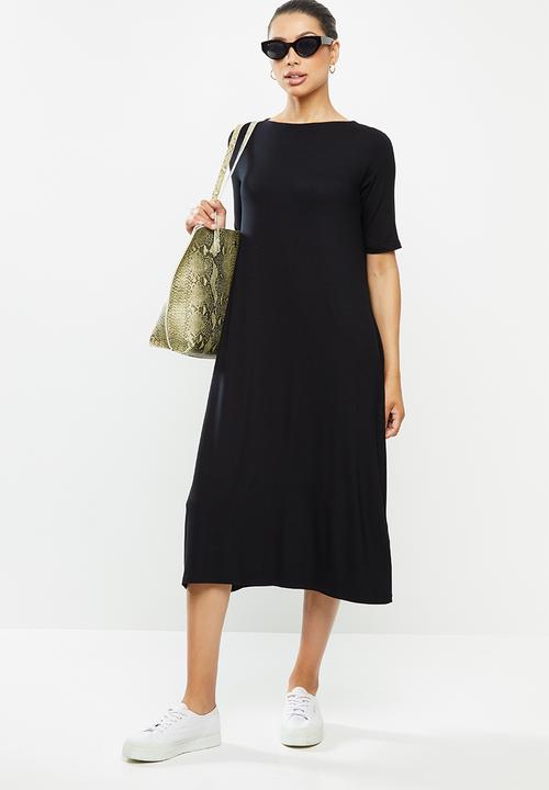 edit - Ballet sleeve swing dress - black