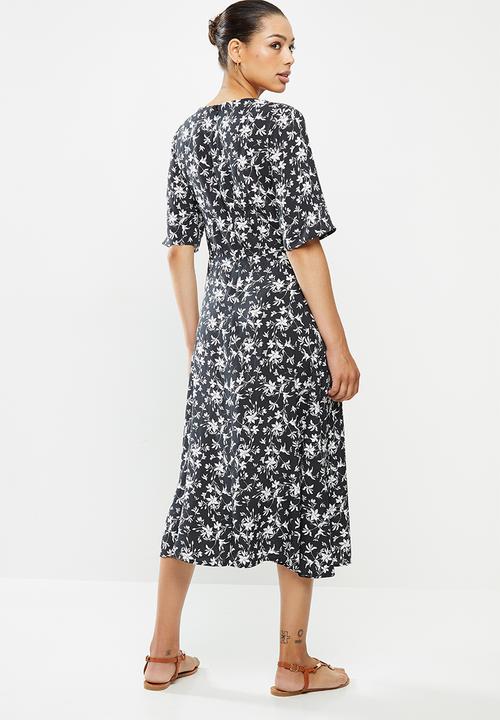edit - Curved waist midi dress - black & white