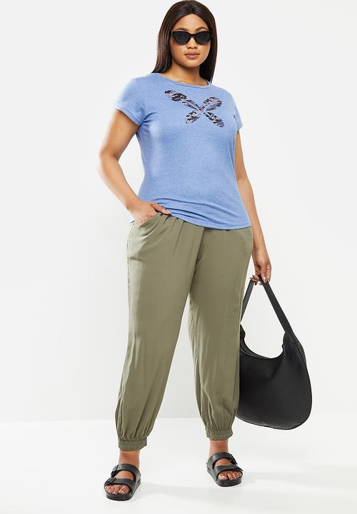 Lizzy - Plus arley tee - sky blue mel