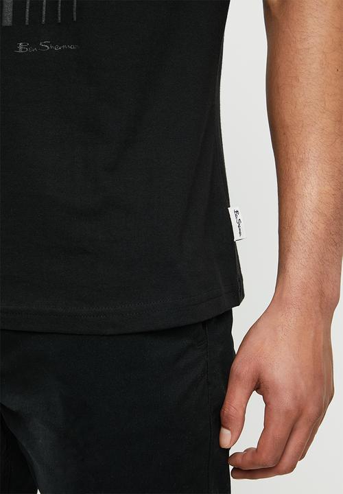 Ben Sherman - Lines and dots logo tee - black