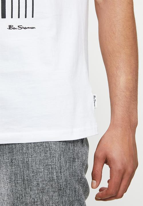 Ben Sherman - Lines and dots logo tee - white