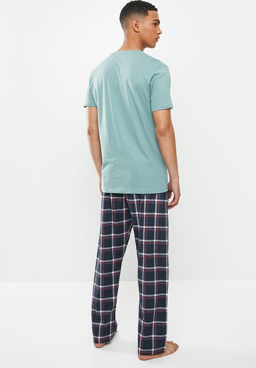 Superbalist - Scoop neck tee & woven pants set - multi