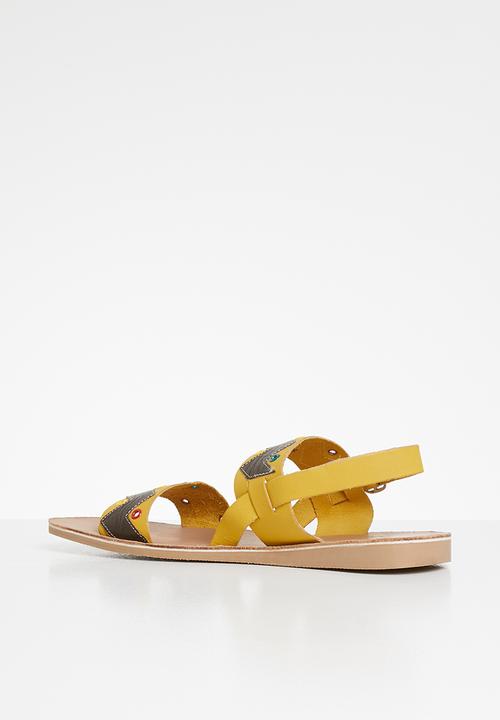 iFELE - Gagasi 2 leather sandal - yellow & brown