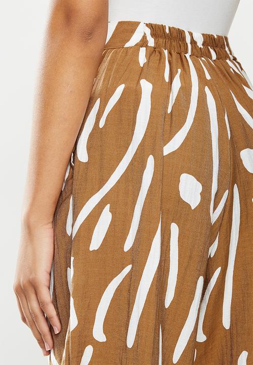 Me&B - Camel & milk printed bermuda short - multi 