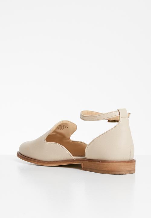 Superbalist - Unathi brogue - neutral