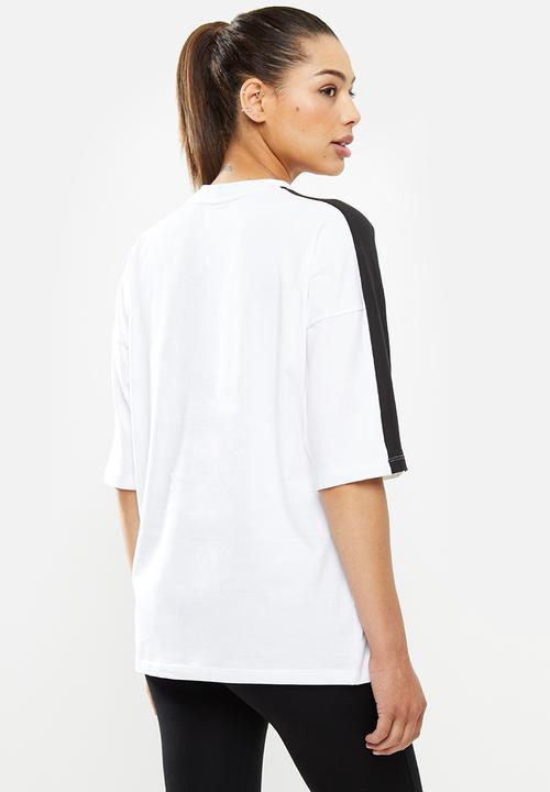 PUMA - Classics loose fit tee - white