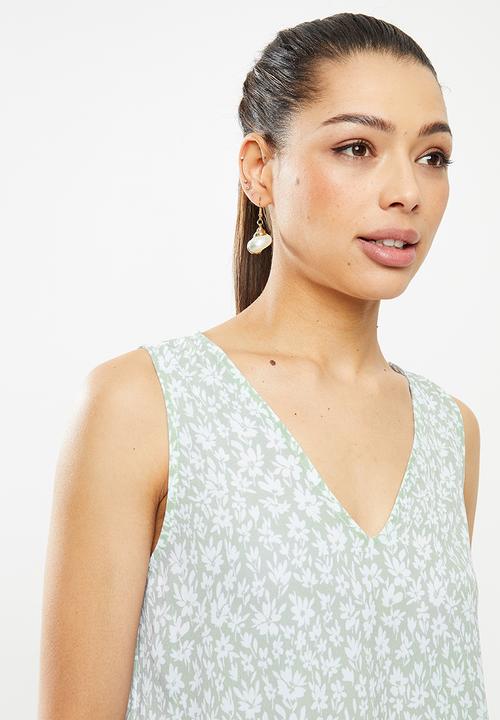 edit - Frill hem vest - green & white 
