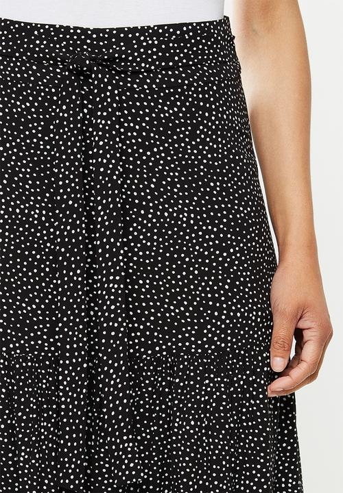 MILLA - Printed tiered skirt - black & white