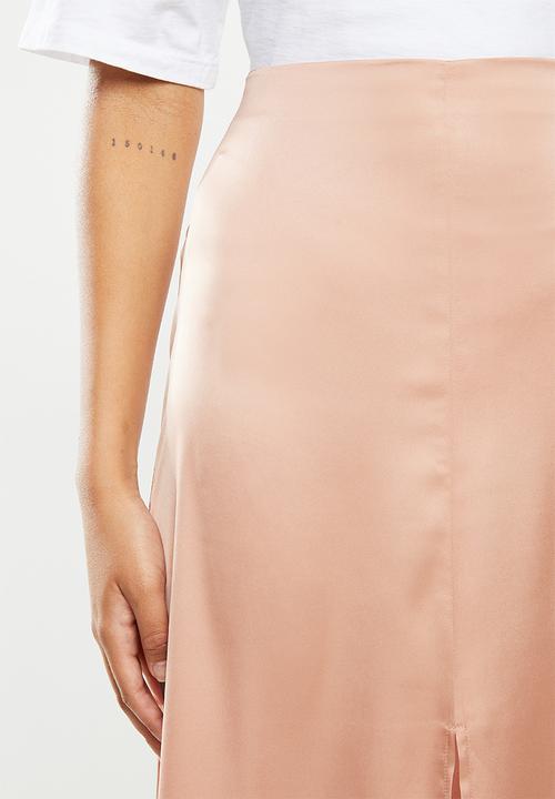 VELVET - Midi satin slip skirt with slit - coral
