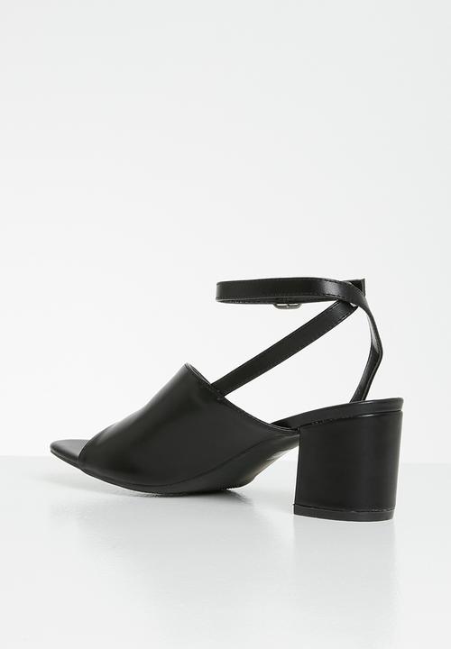 Butterfly Feet - Netherlands heel - black