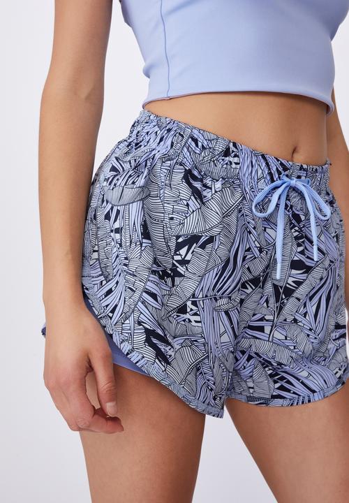 Cotton On - Move jogger short - minimal leaf