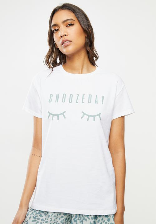 Superbalist - Sleep tee & shorts set - mono animal green