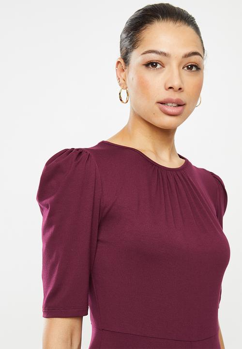 edit - Short sleeve ruched knit maxi - burgundy