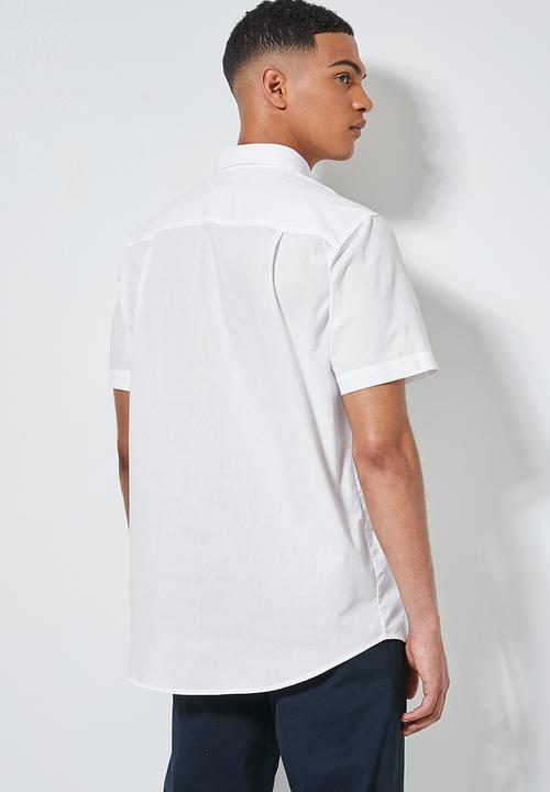 Superbalist - Regular fit single pocket short sleeve shirt - white