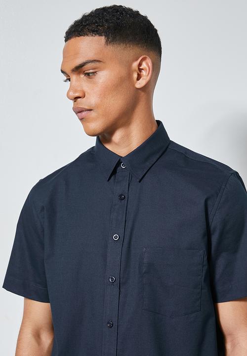 Superbalist - Regular fit single pocket short sleeve shirt - navy