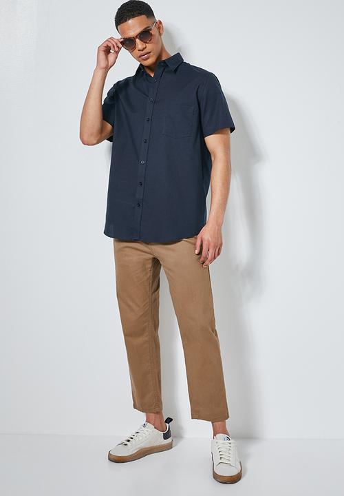 Superbalist - Regular fit single pocket short sleeve shirt - navy