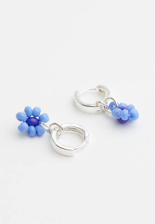 Rubi - Ear party huggie hoops - blue beaded daisy