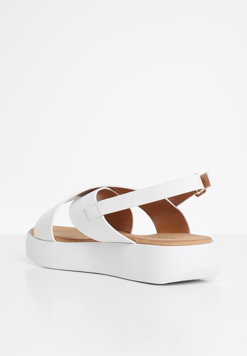 Jada - Criss-cross sandal - white