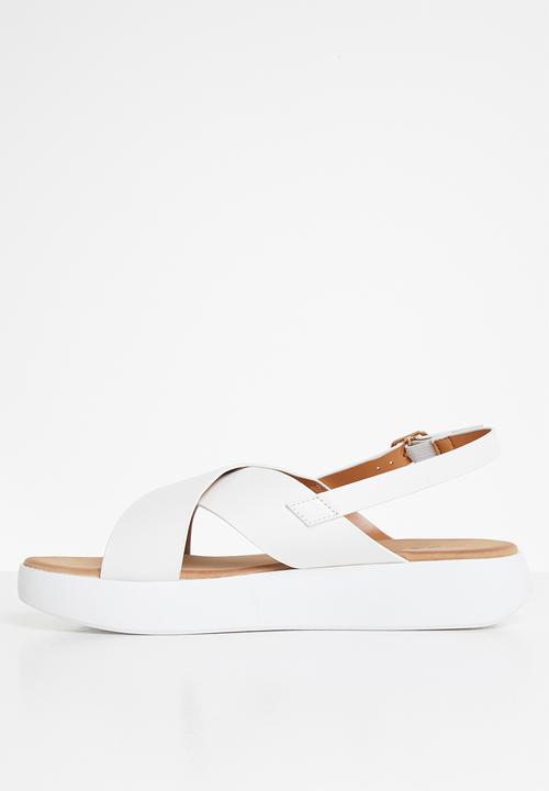 Jada - Criss-cross sandal - white