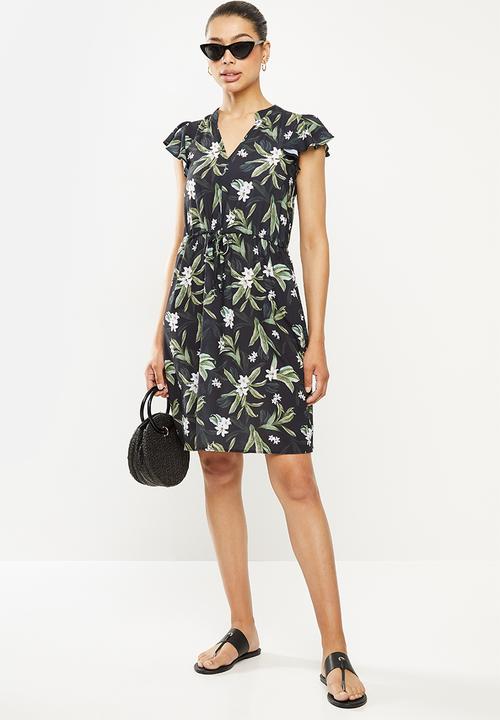edit - Flutter sleeve short fit & flare - green 