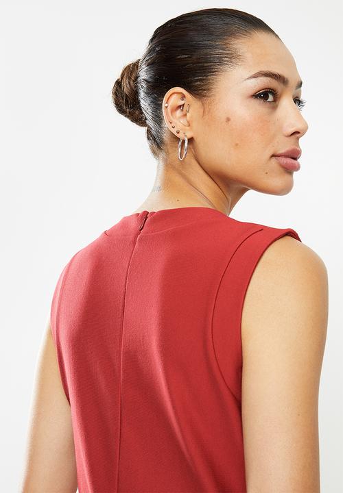POLO - Excl sleeveless bodycon dress - red