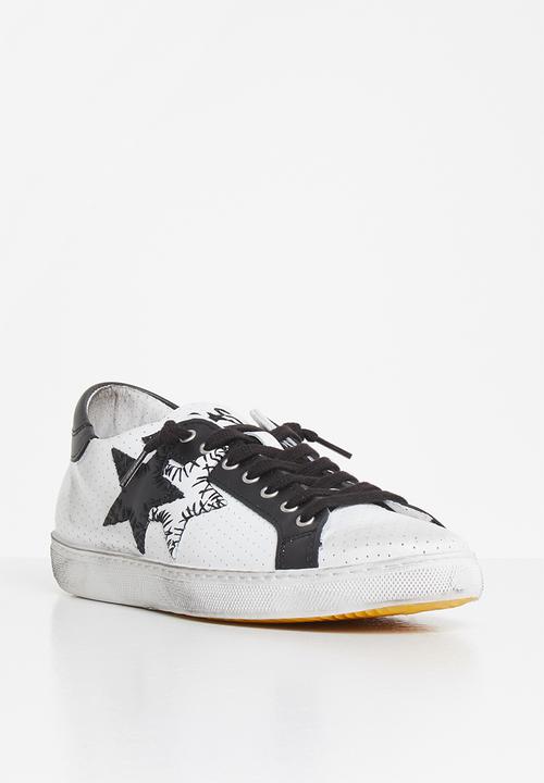 2STAR - 2sd 1823 - white & black