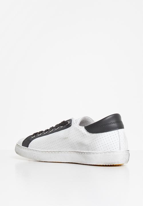 2STAR - 2sd 1823 - white & black