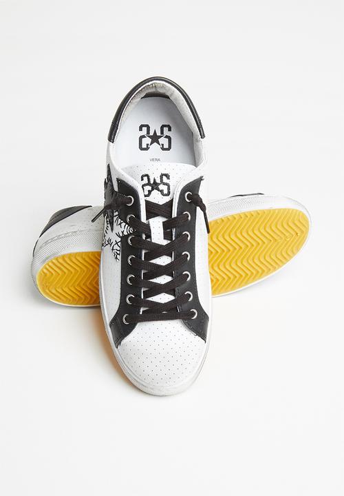 2STAR - 2sd 1823 - white & black