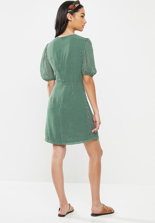 Glamorous - Petite Puff sleeve mini dress - green & white 