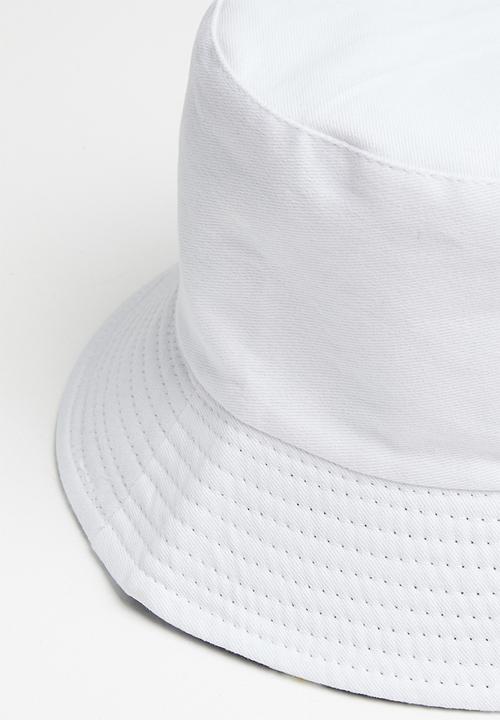Superbalist - Reversible daisy bucket hat - white & black