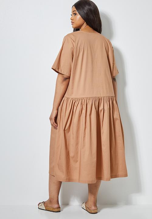 Superbalist - Dropped waist pocket detail dress - tan