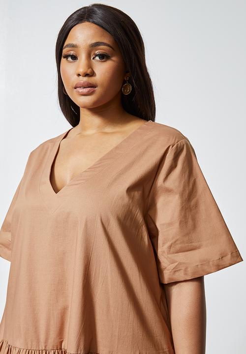Superbalist - Dropped waist pocket detail dress - tan