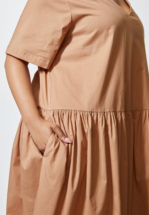 Superbalist - Dropped waist pocket detail dress - tan