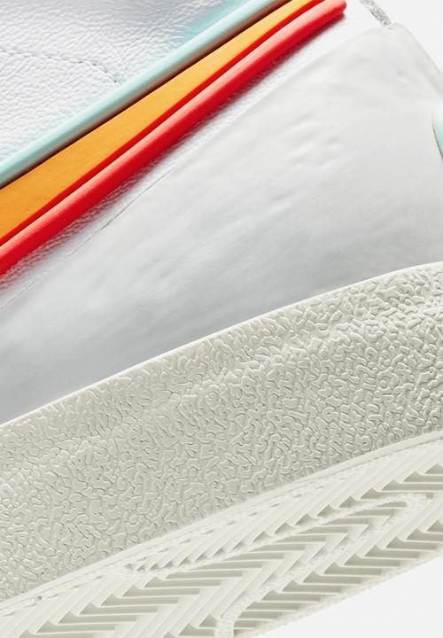 Nike - Blazer mid '77 infinite  - white/kumquat-aurora green