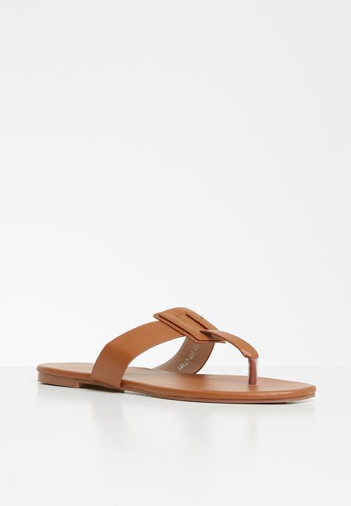 edit - Luca T-bar sandal - tan