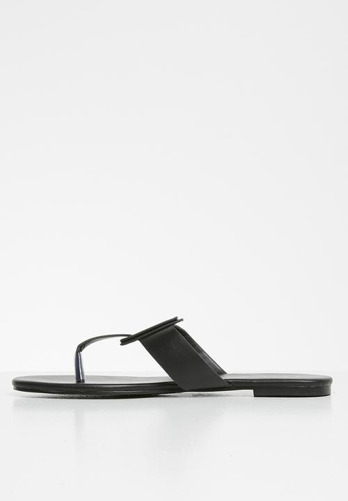 edit - Luca T-bar sandal - black
