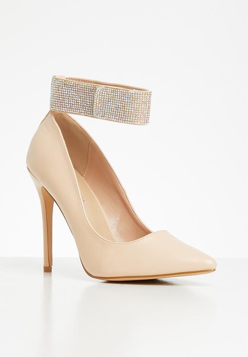 SISSY BOY - Cuff love. court with diamanté ankle strap - neutral