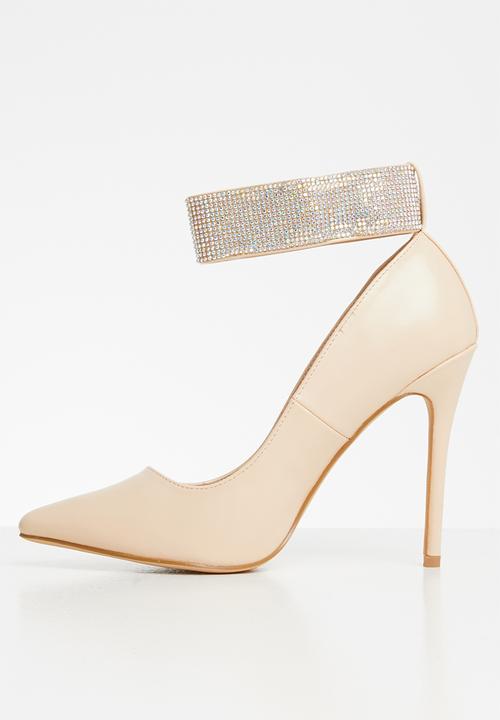 SISSY BOY - Cuff love. court with diamanté ankle strap - neutral