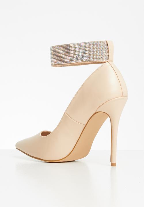 SISSY BOY - Cuff love. court with diamanté ankle strap - neutral