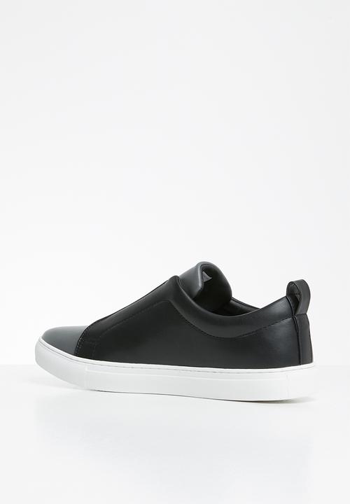 POLO - Boston gusset slip on sneaker - black