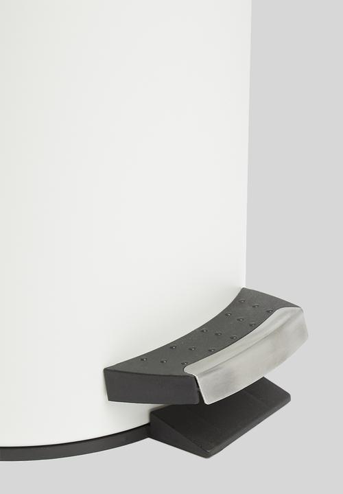 Bathroom Solutions - Powder coated pedal bin - white