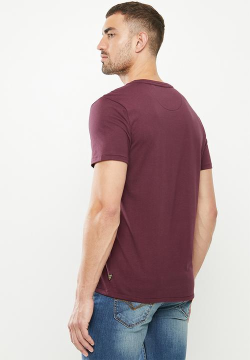 GUESS - Guess anonymous short sleeve tee - burgundy 