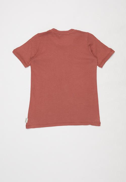 Sticky Fudge - Fintastic tee - rust